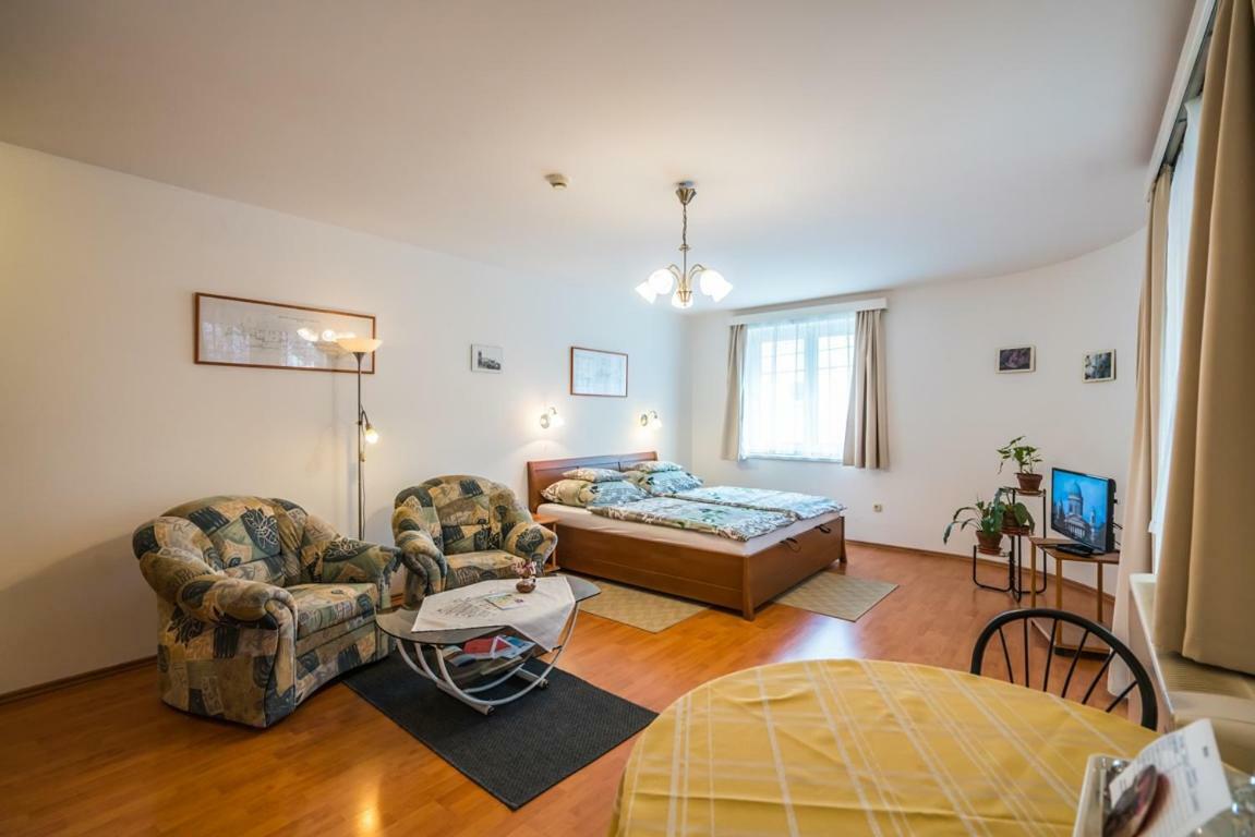 Szent Kristof Panzio Hotel Естергом Екстериор снимка