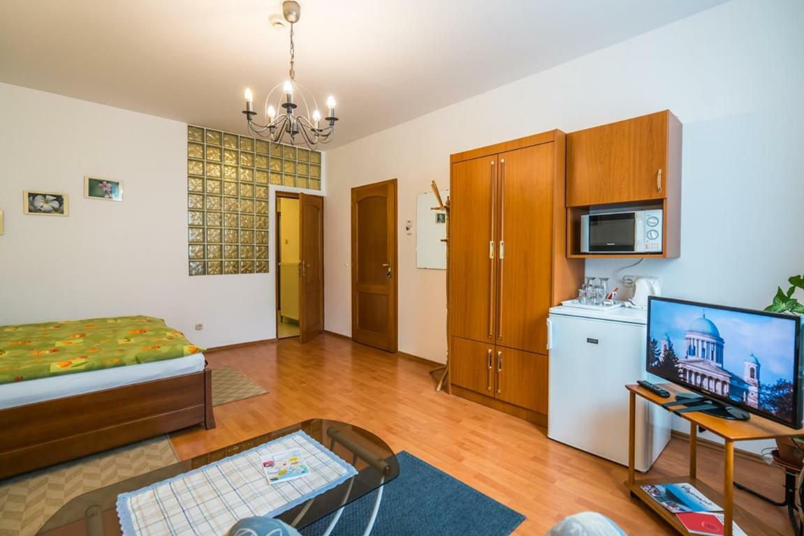 Szent Kristof Panzio Hotel Естергом Екстериор снимка