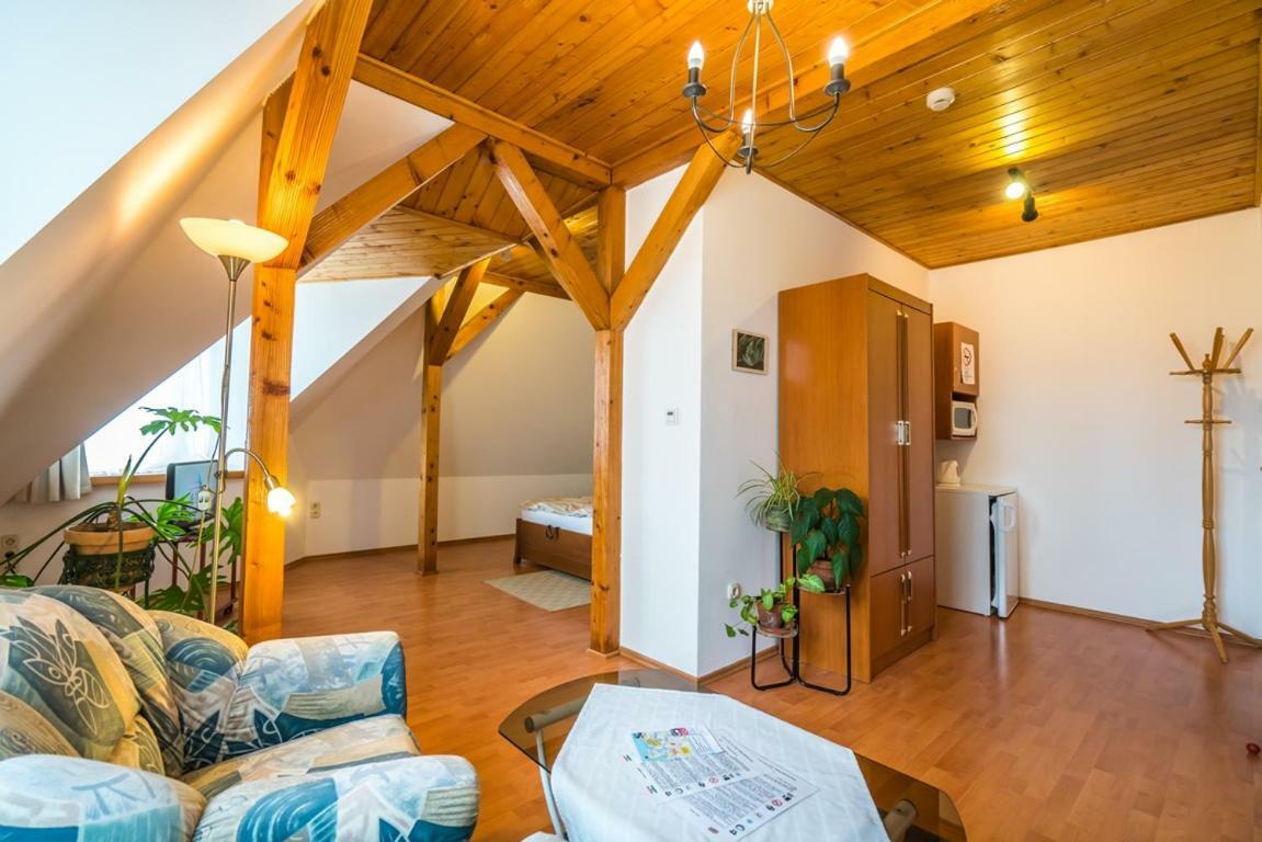 Szent Kristof Panzio Hotel Естергом Екстериор снимка