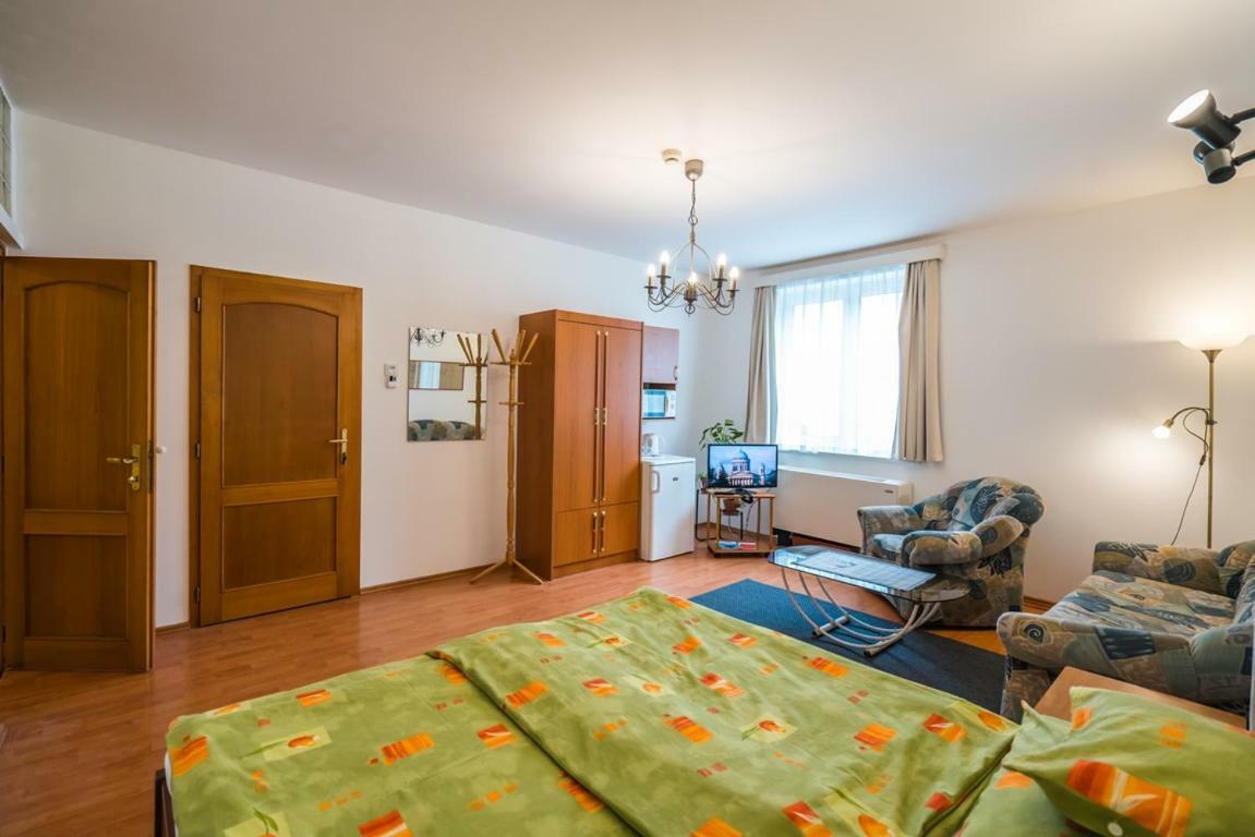Szent Kristof Panzio Hotel Естергом Екстериор снимка